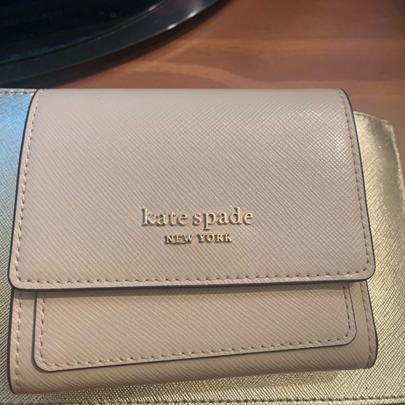Kate Spade Wallet - Picture 6 of 6